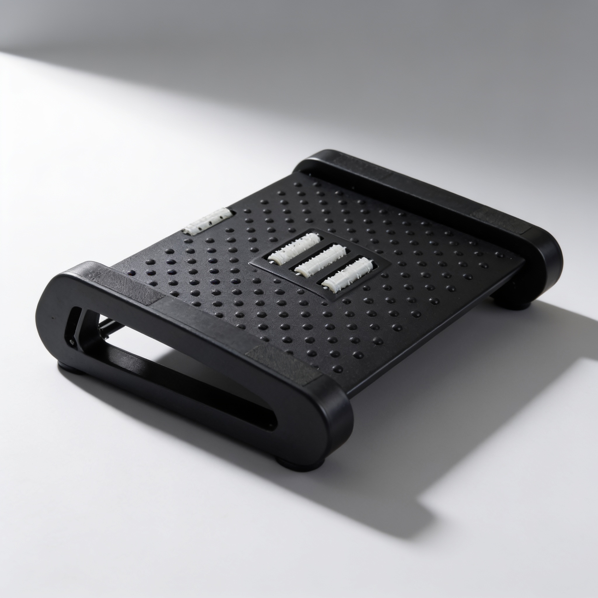 Smartsitters Height Adjustable Footrest — studio hero